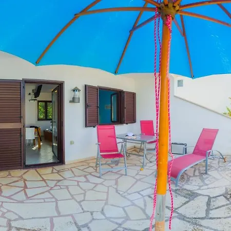 The Sea House Apartments Vis Exterior photo