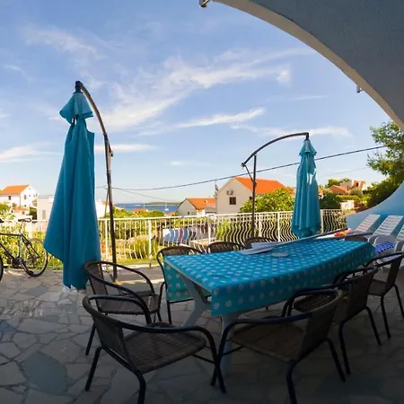 The Sea House Apartments Vis Exterior photo