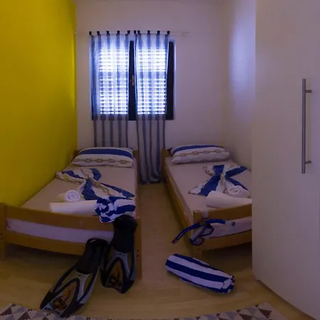 The Sea House Apartments Vis Room photo