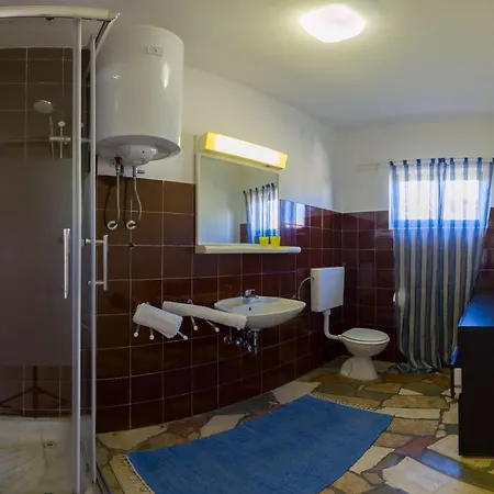 The Sea House Apartments Vis Room photo