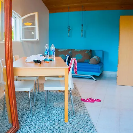The Sea House Apartments Vis Room photo