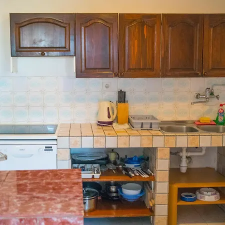 The Sea House Apartments Vis Room photo