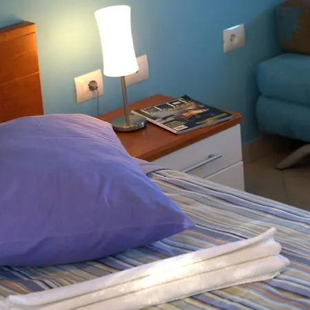 The Sea House Apartments Vis Room photo