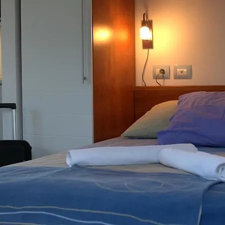 The Sea House Apartments Vis Room photo