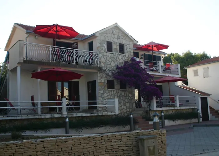 The Sea House Apartments