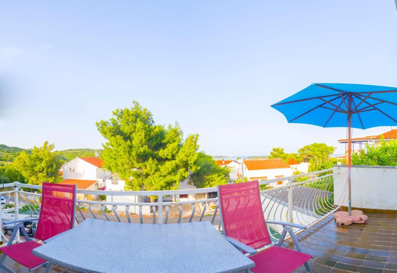 The Sea House Vis