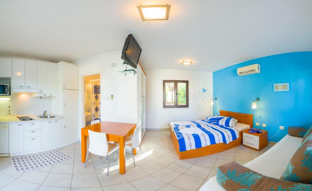 The Sea House Apartment Vis