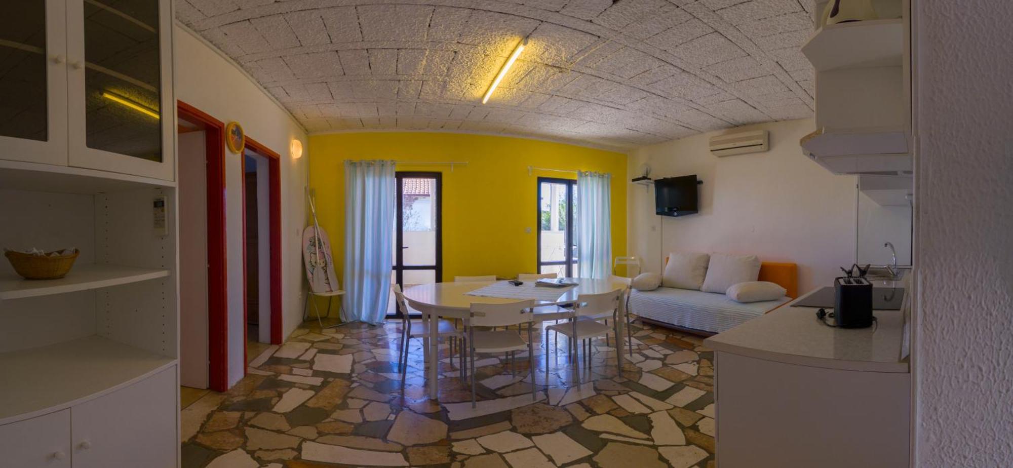 The Sea House Vis