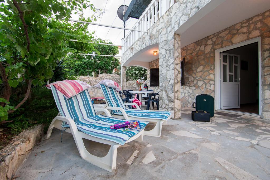The Sea House Apartment Vis